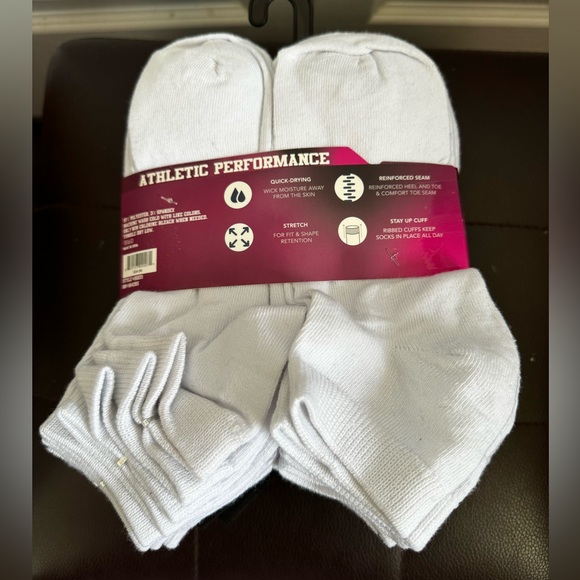 Zone in Woman’s socks sizes 9-11 - Picture 2 of 3